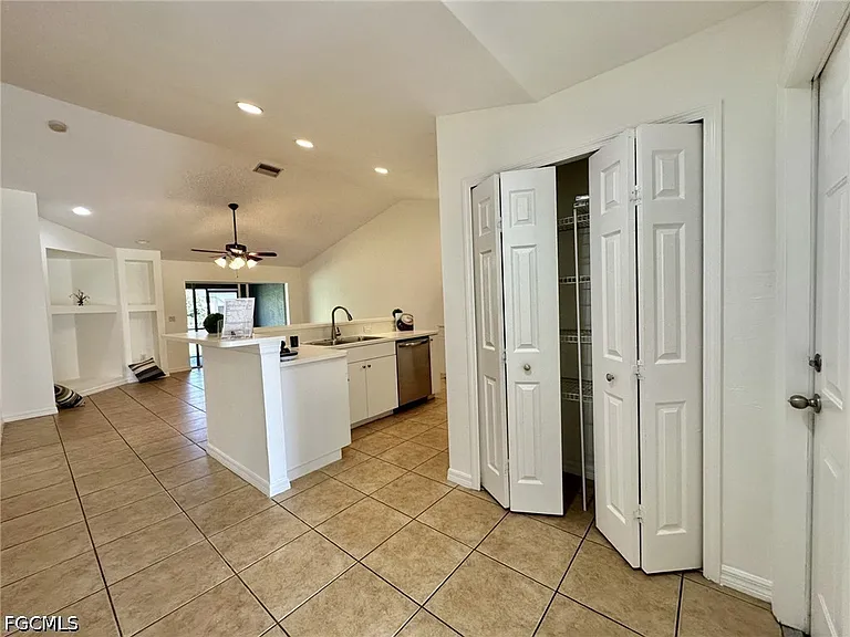 4317 SW Santa Barbara Pl — Photo 13