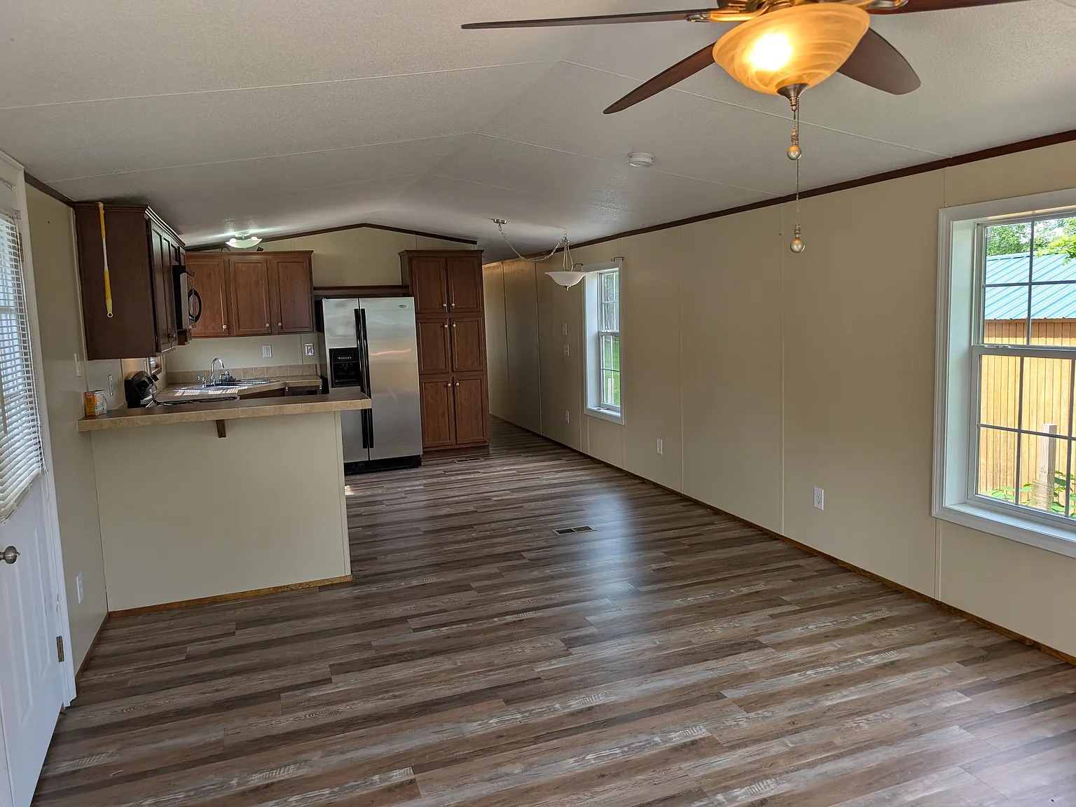 2 bed, 980 sqft, $1,675 — Photo 2