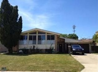 22540 Lange St, Saint Clair Shores, MI 48080