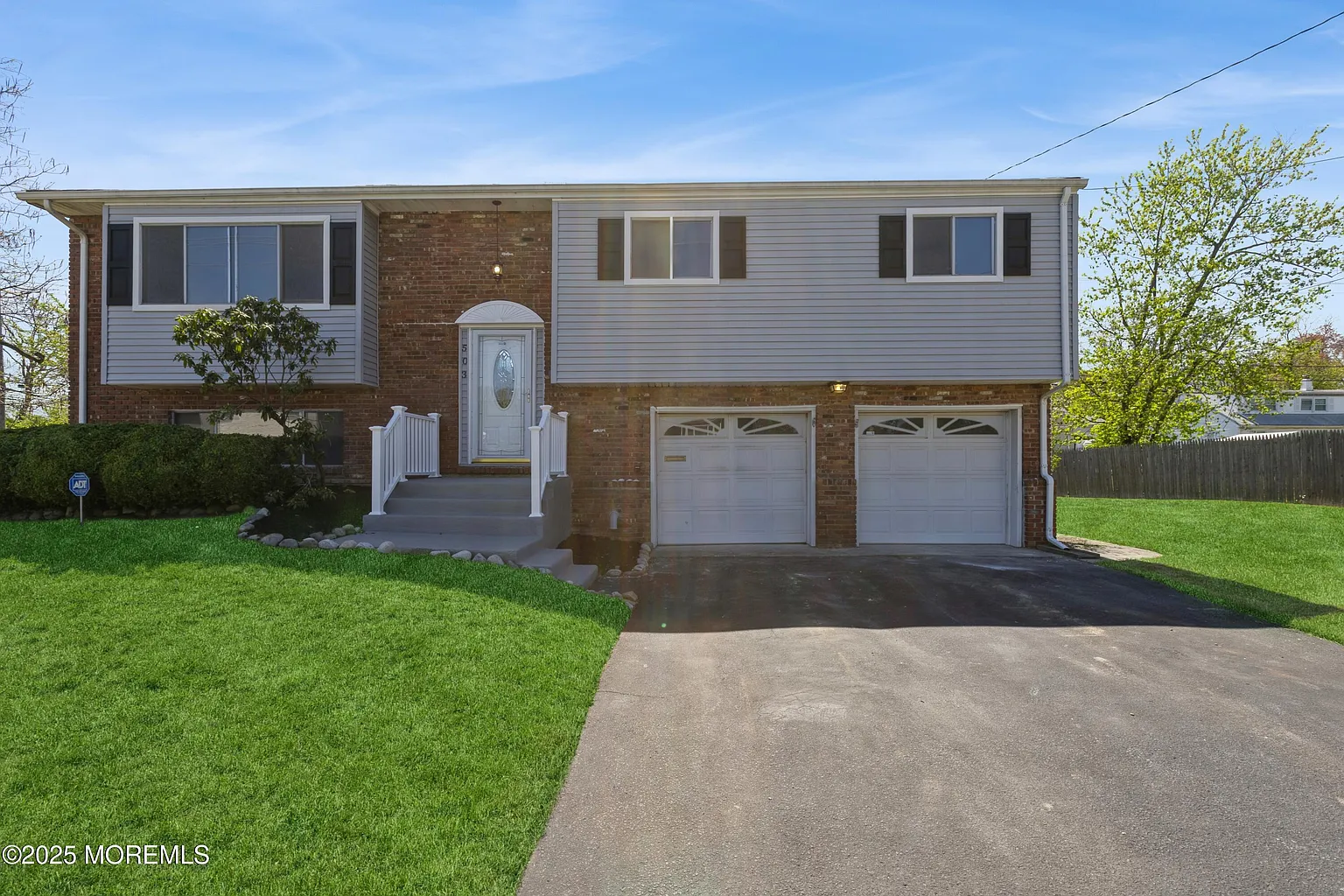 503 Mayfair Lane photo 1