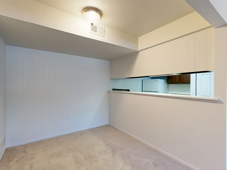 Country Meadow Apartments — Photo 7