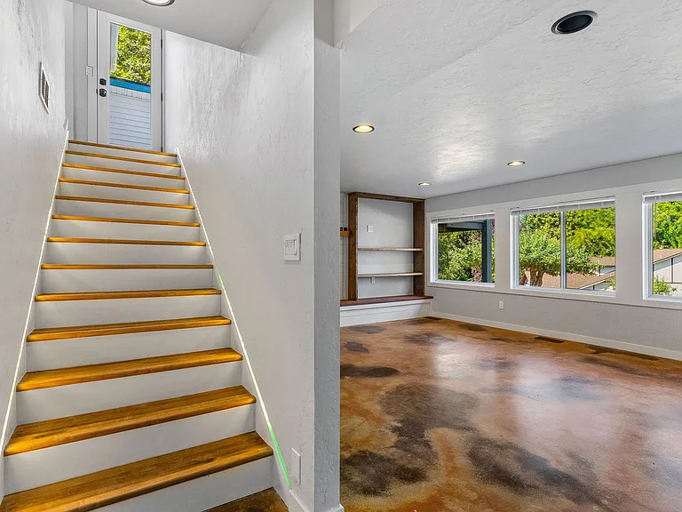 1708 Yelm Hwy SE — Photo 37