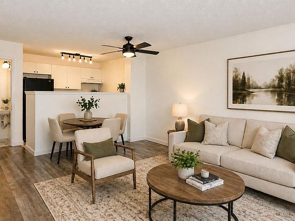 2nd image of 824 Island Hwy S #112