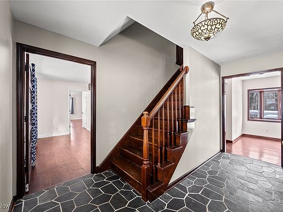 3rd image of 2672 Harland Dr