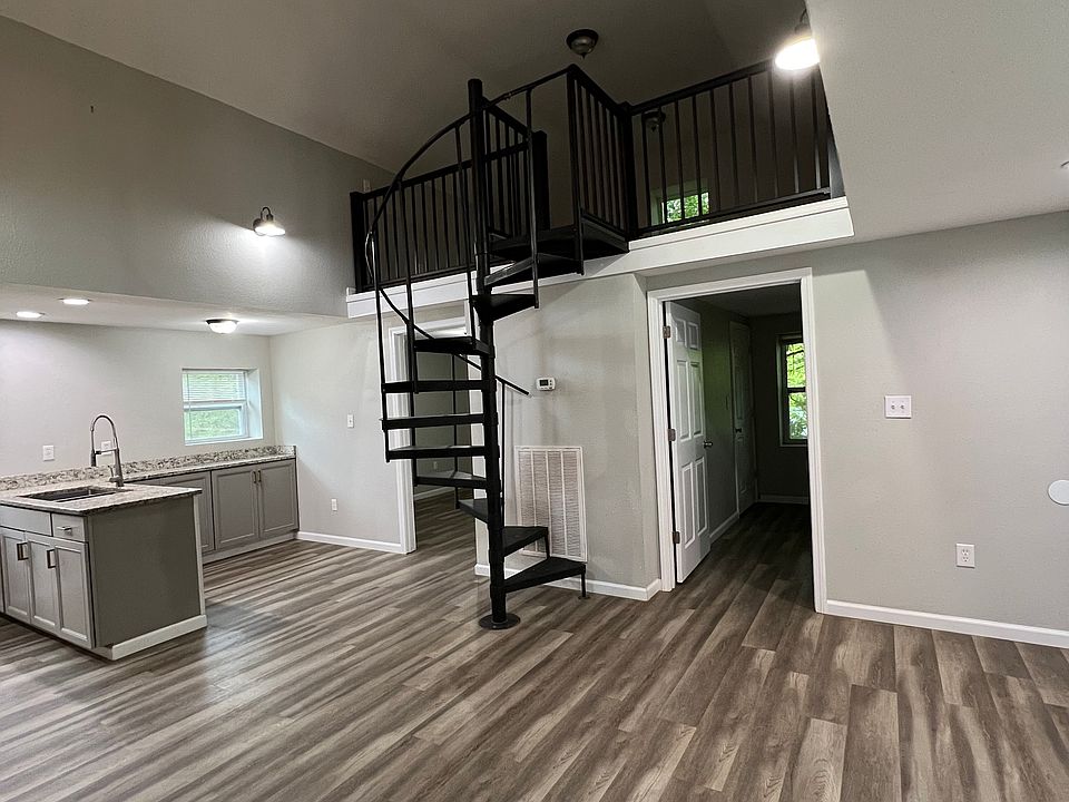 1st image of 481 Dayton Ave