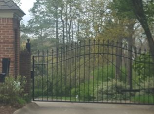 8 Ridgeview Ct, Little Rock, AR 72227