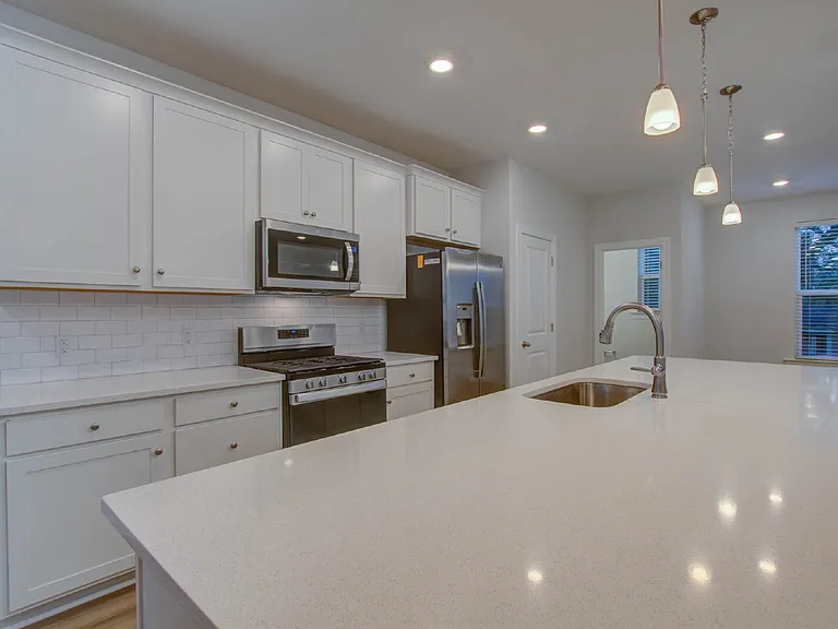 1237 Tice Ln — Photo 4