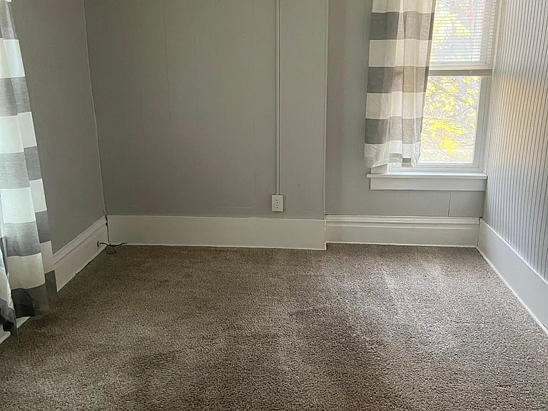 301 E Washington St #2 — Photo 3