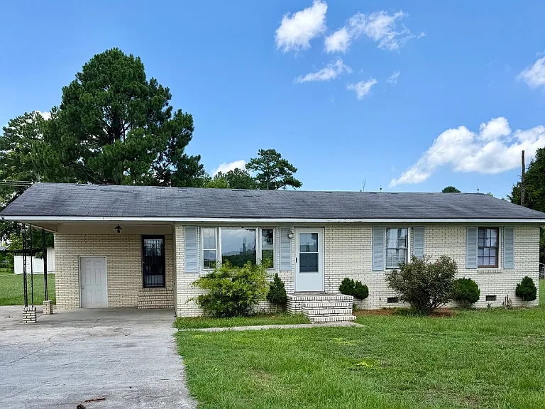 450 Lees Country Club Rd — Photo 1