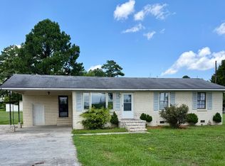 450 Lees Country Club Rd, Mount Olive, NC 28365