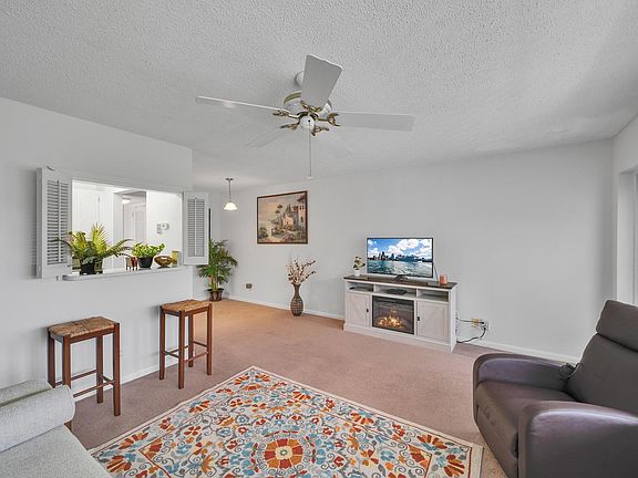 3rd image of 200 Windsor I