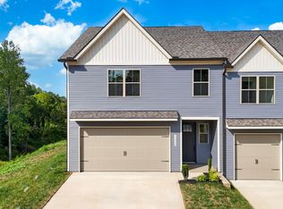 1620 Bennett Village Dr, Maryville, TN 37804