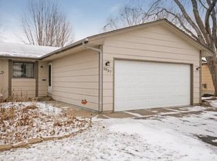 1037 Eastview Cir, Shakopee, MN 55379