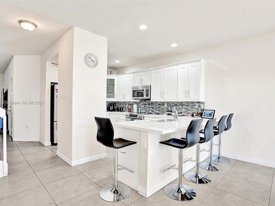 1st image of 10440 NW 61st St #10440