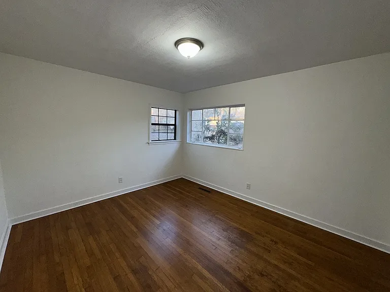 3147 Shirley Dr — Photo 7