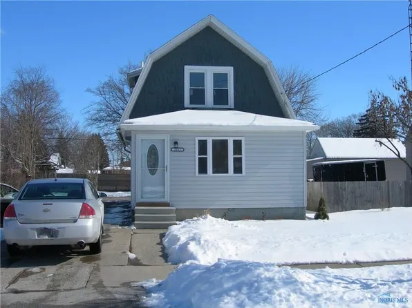 2111 Sheffield Pl, Northwood, OH 43619