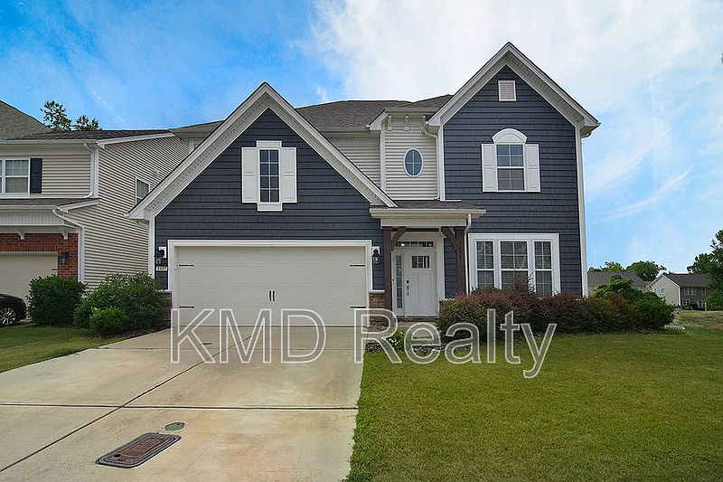 5 bed, 3.0 bath, 3221 sqft, $2,950 — Photo 1