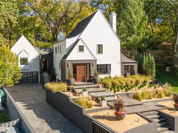 4963 Ward Pkwy, Kansas City, MO 64112