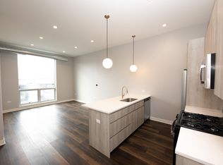 913 W School St Apartments, Chicago, IL 60657