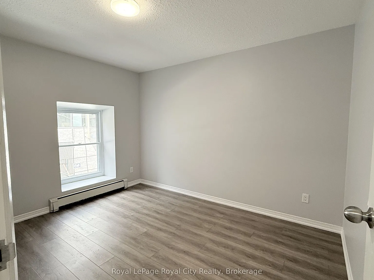 3 bed, $1,895 — Photo 4