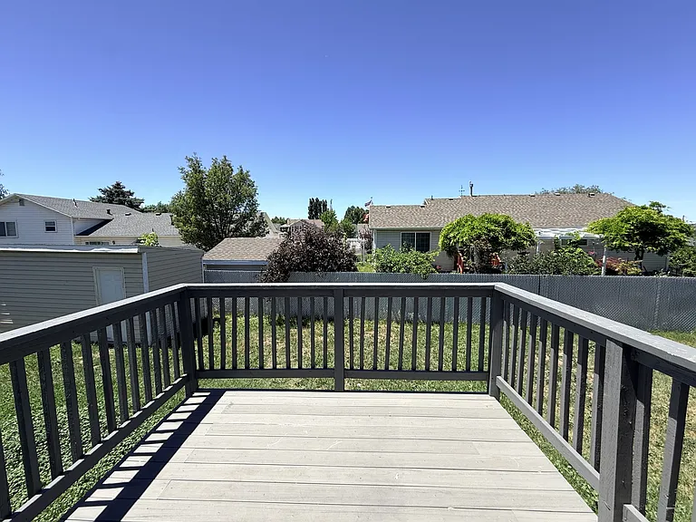 1247 N 700 W — Photo 8