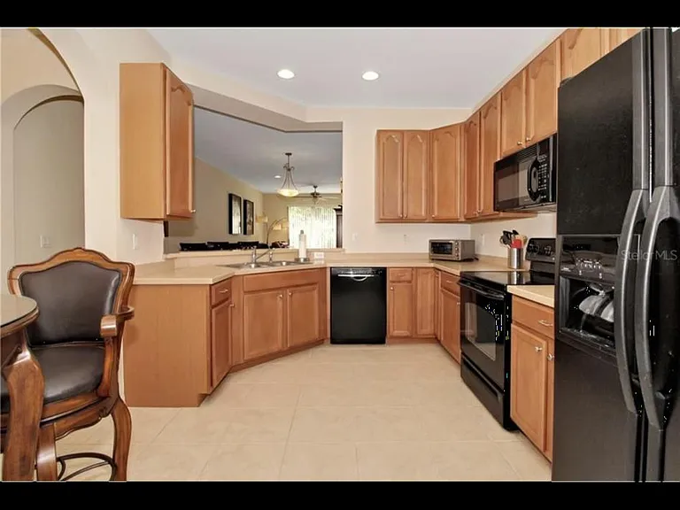 2140 Park Crescent Dr — Photo 6