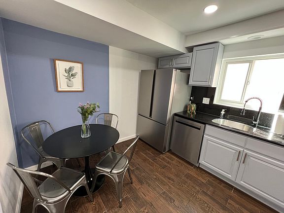 5th image of 221 Rosecrans Ave APT 1