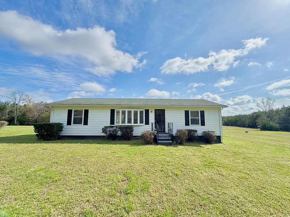 1st image of 1525 Country Club Dr