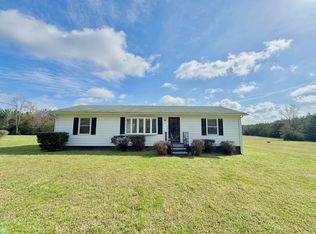 1525 Country Club Dr, Chase City, VA 23924