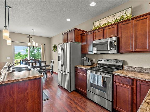 2nd image of 2914 Quail Hollow Ln