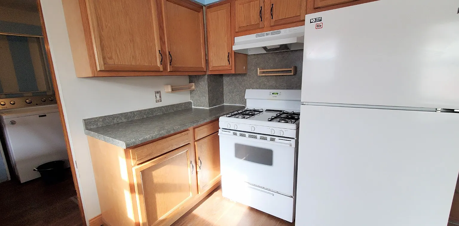 3 bed, 1420 sqft, $1,325 — Photo 4
