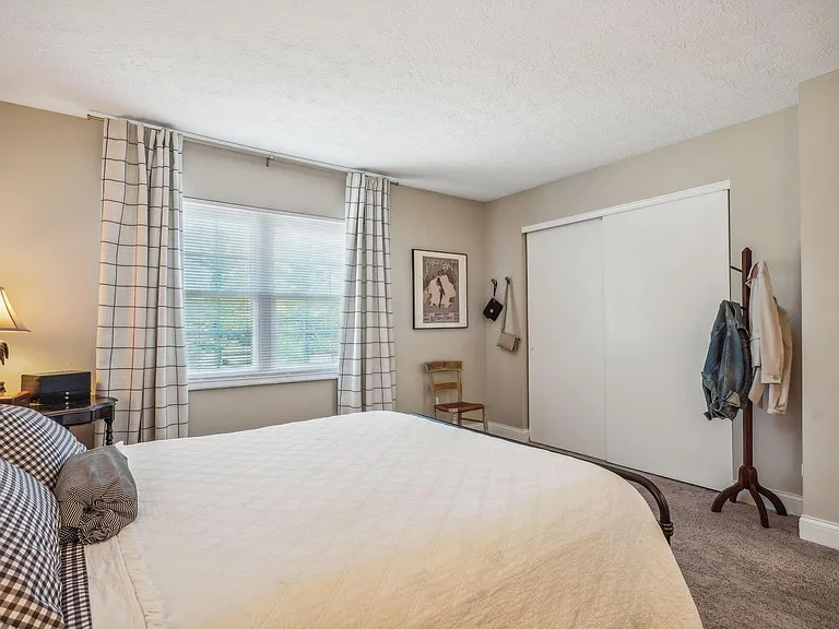7865 Meadowhaven Blvd — Photo 12