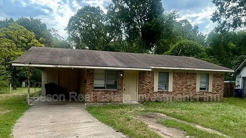 1102 Cloverdale Dr #SHREVEPORT