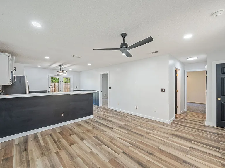 4660 Dove Way — Photo 8