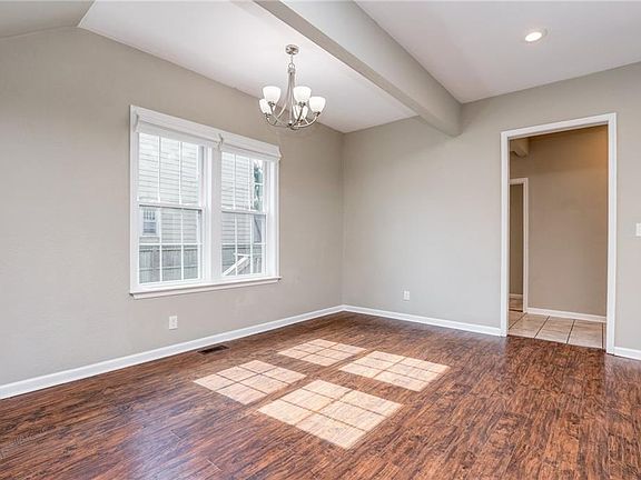 5th image of 212 Elm Ave