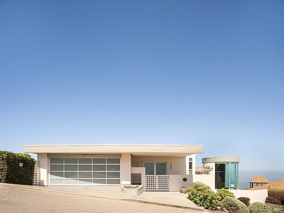 3rd image of 116 Sugarloaf Drive