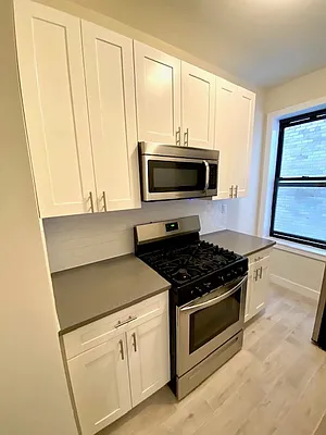 Rented by LRGNY Group, Inc. | media 18