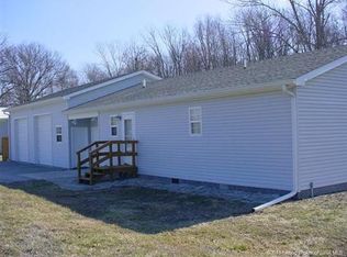19424 Lakeside Dr, Charlestown, IN 47111