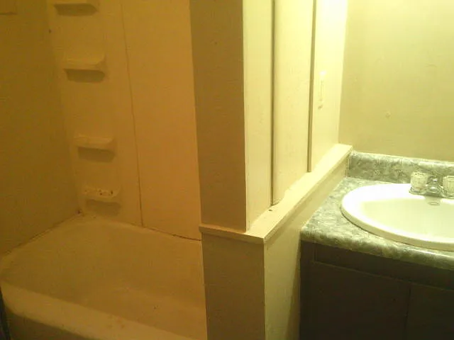 1020 W 3rd St #4 — Photo 3
