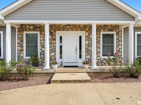 5022 S Diamond Point, Mapleton, IL 61547