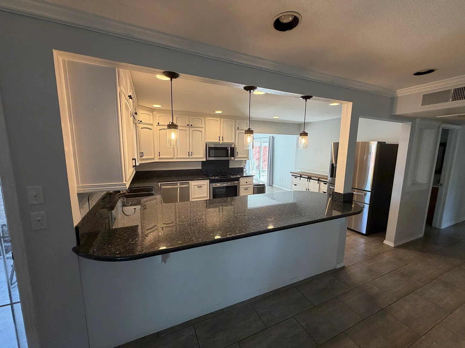 3 bed, 1489 sqft, $2,950 — Photo 4