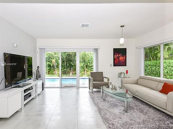 4th image of 9546 NW 1st Ave