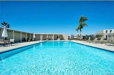 2 bed, 1020 sqft, $4,400 — Photo 4