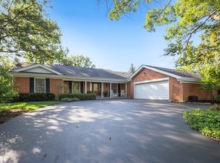 15 Stafford Ln, Oak Brook, IL 60523