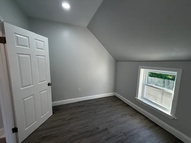73-75 Draper Ave #73 — Photo 9