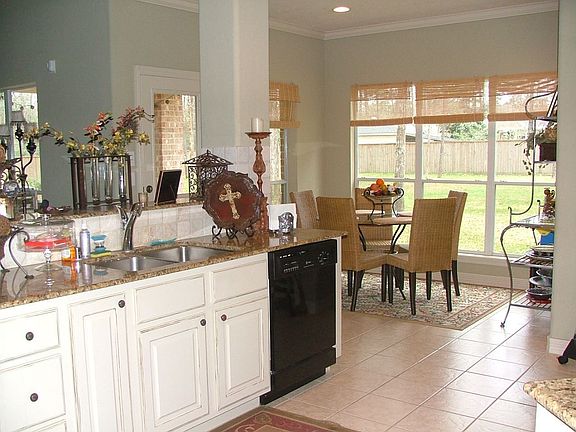 kitchen & Brkft room