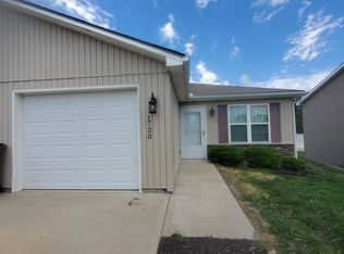 1720 Jo Ann Dr, Raymore, MO 64083