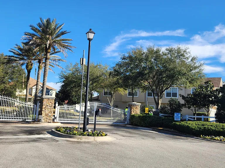 1716 Forest Lake Cir E #3 — Photo 2