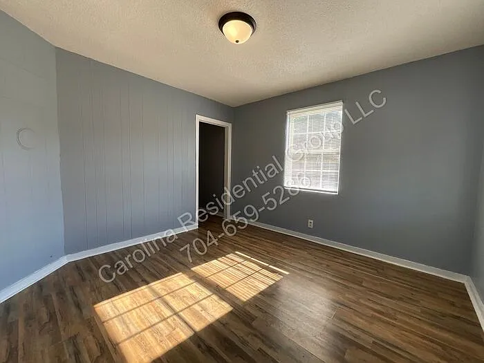 1 bed, 1.0 bath, 876 sqft, $850 — Photo 2