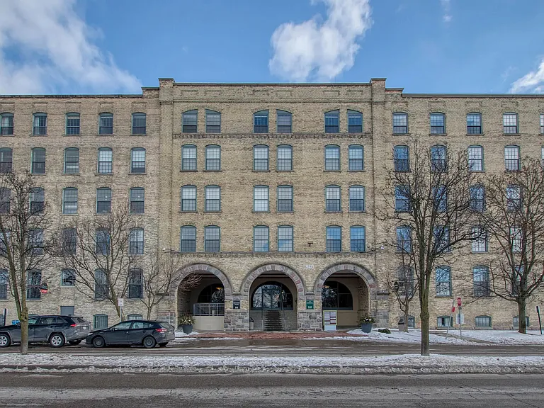 940 Monroe Ave NW #305 — Photo 15